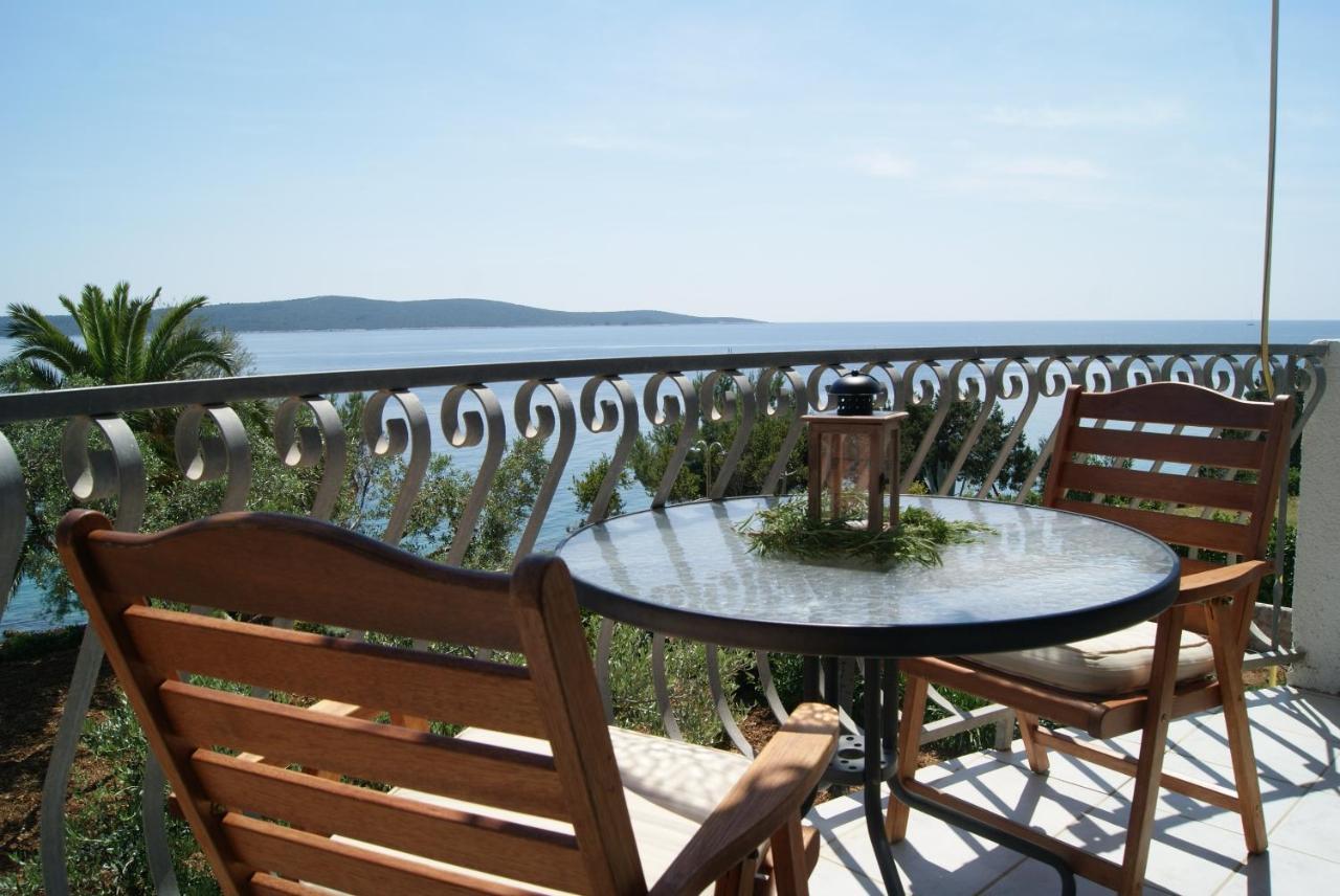 Apartments By The Sea Zavala, Hvar - 553 Jelsa  Ngoại thất bức ảnh