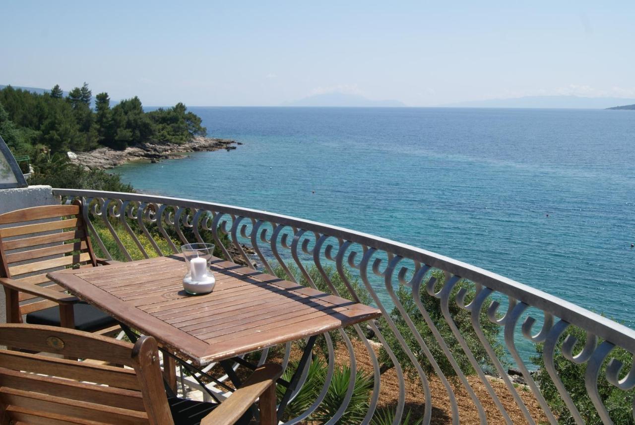 Apartments By The Sea Zavala, Hvar - 553 Jelsa  Ngoại thất bức ảnh