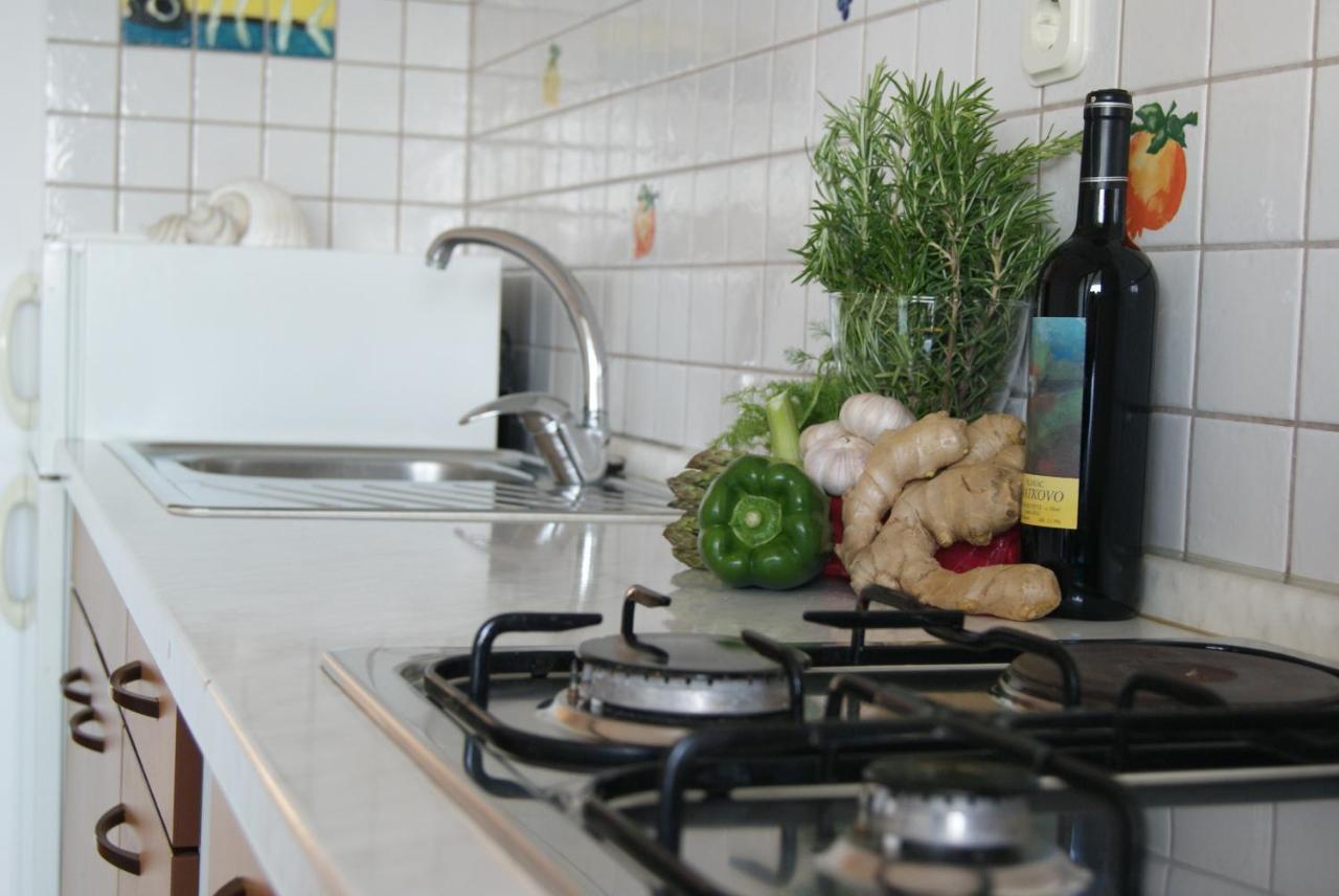 Apartments By The Sea Zavala, Hvar - 553 Jelsa  Ngoại thất bức ảnh